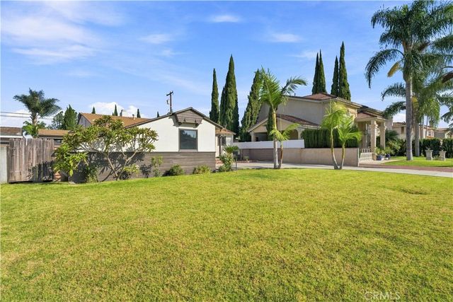 10255 Newville Avenue, Downey, CA 90241