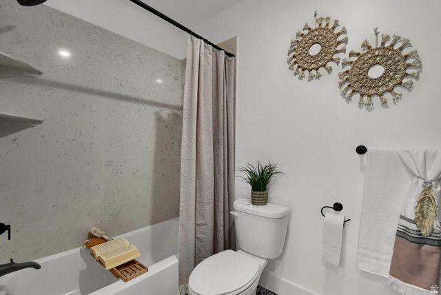 808 W 70 RES, Hyrum, UT 84319