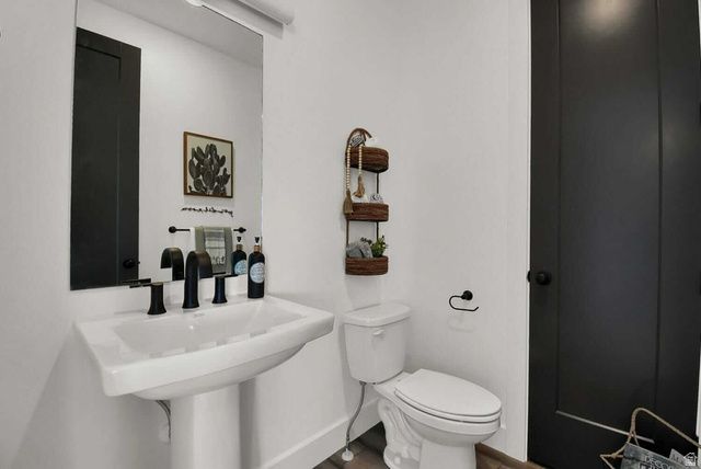 808 W 70 RES, Hyrum, UT 84319