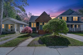 1327 Mohawk Avenue, Royal Oak, MI 48067