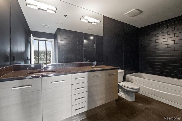 432 S Washington Avenue 1804, Royal Oak, MI 48067