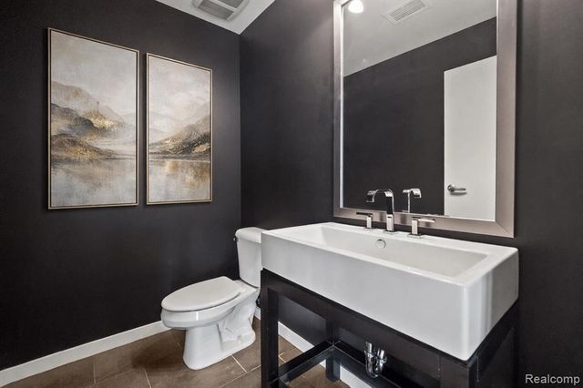 432 S Washington Avenue 1804, Royal Oak, MI 48067