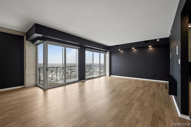 432 S Washington Avenue 1804, Royal Oak, MI 48067