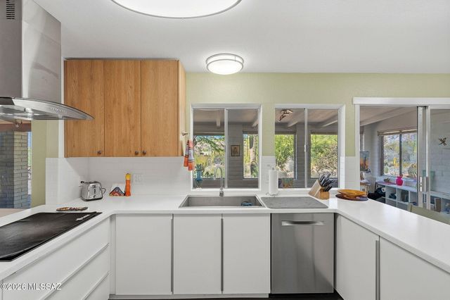 6745 N Quartzite Canyon Place, Tucson, AZ 85718