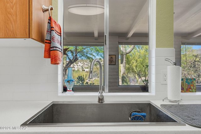 6745 N Quartzite Canyon Place, Tucson, AZ 85718