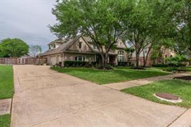 1335 Lake Grayson Drive, Katy, TX 77494