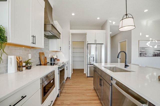 2720 Autumn Woods Drive, Cedar Falls, IA 50613