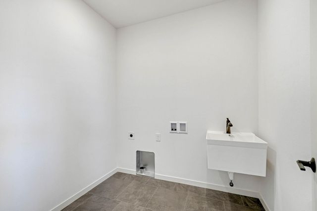 2720 Autumn Woods Drive, Cedar Falls, IA 50613