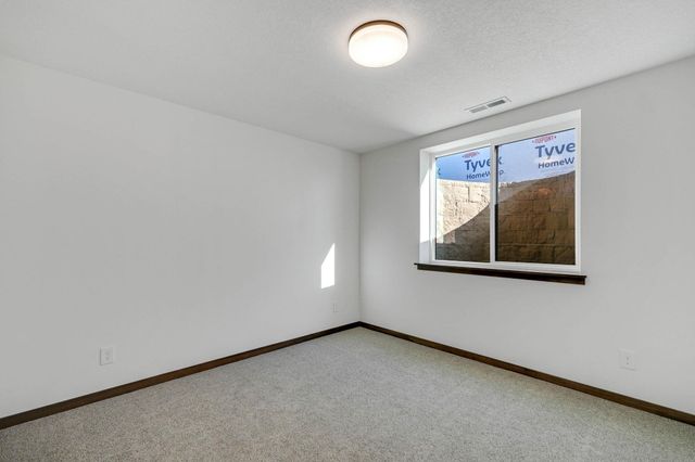 2720 Autumn Woods Drive, Cedar Falls, IA 50613