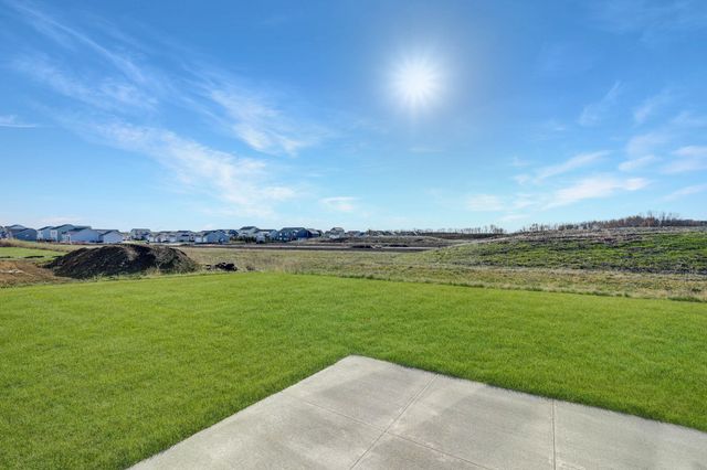 2720 Autumn Woods Drive, Cedar Falls, IA 50613