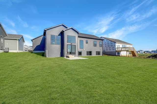 2720 Autumn Woods Drive, Cedar Falls, IA 50613