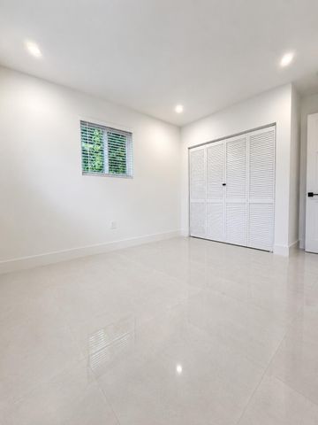 345 Pinehurst Road, West Palm Beach, FL 33461