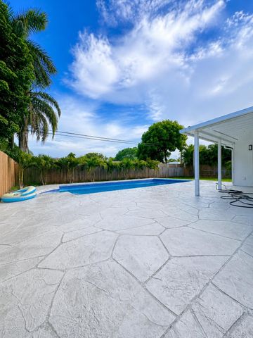 345 Pinehurst Road, West Palm Beach, FL 33461