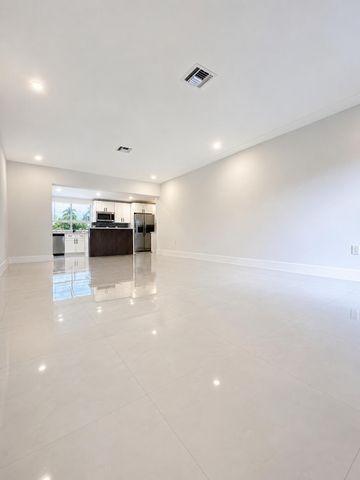 345 Pinehurst Road, West Palm Beach, FL 33461