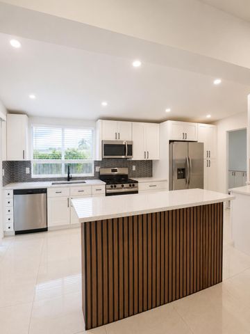 345 Pinehurst Road, West Palm Beach, FL 33461