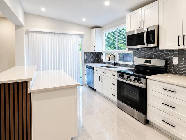 345 Pinehurst Road, West Palm Beach, FL 33461