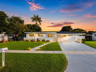 345 Pinehurst Road, West Palm Beach, FL 33461