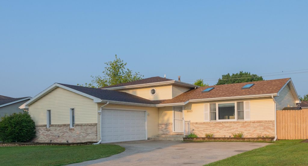 9860 Van Buren Street, Crown Point, IN 46307
