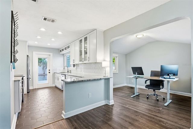 4410 W EUCLID AVENUE, Tampa, FL 33629