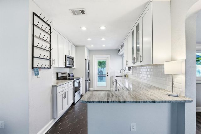 4410 W EUCLID AVENUE, Tampa, FL 33629