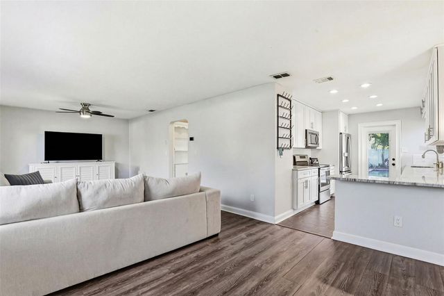 4410 W EUCLID AVENUE, Tampa, FL 33629