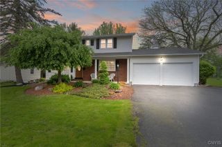 4 Nightingale Path, Clay, NY 13090