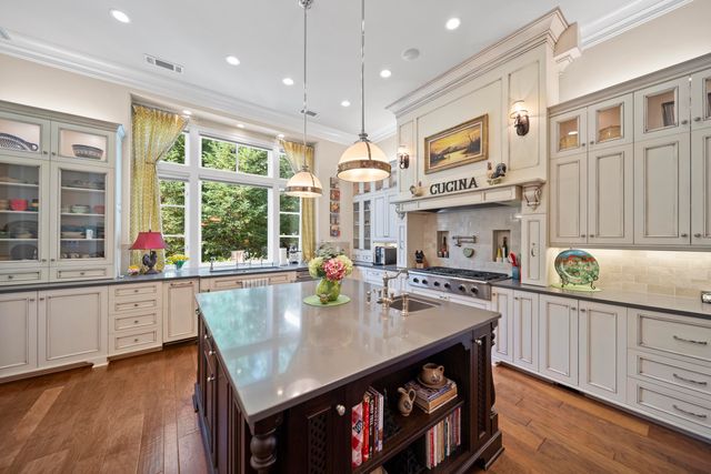 19566 San Vincente Drive, Redding, CA 96003