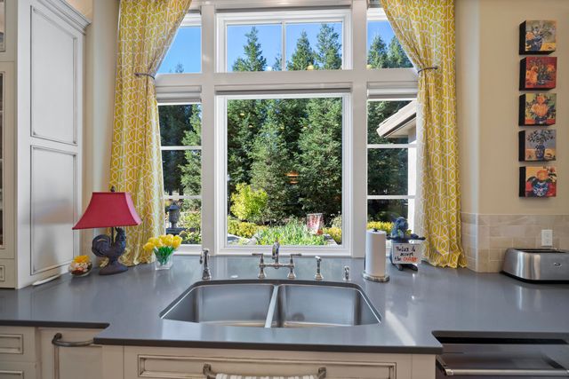 19566 San Vincente Drive, Redding, CA 96003