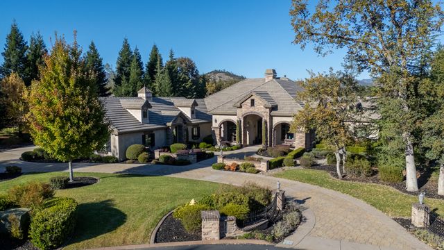 19566 San Vincente Drive, Redding, CA 96003