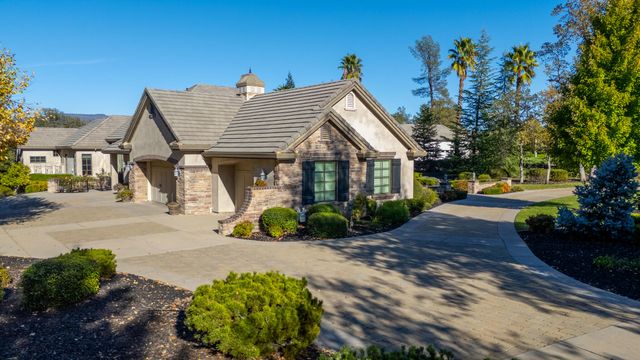 19566 San Vincente Drive, Redding, CA 96003