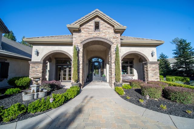 19566 San Vincente Drive, Redding, CA 96003