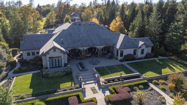 19566 San Vincente Drive, Redding, CA 96003