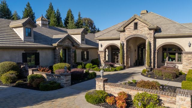 19566 San Vincente Drive, Redding, CA 96003