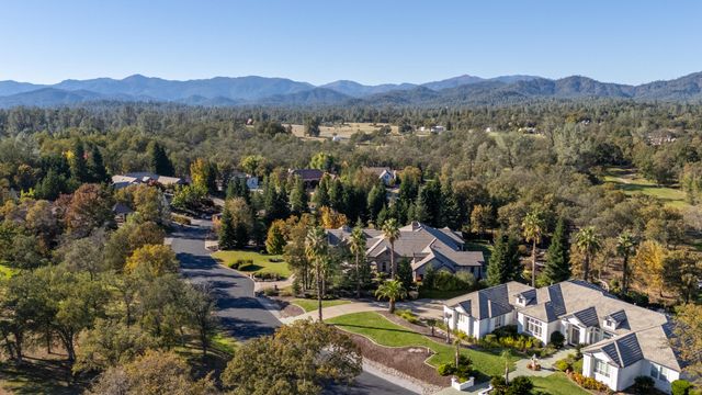 19566 San Vincente Drive, Redding, CA 96003