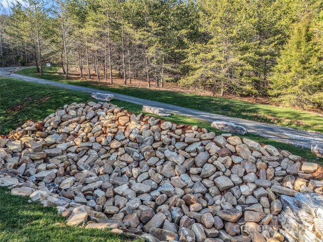 61 Deep Gap Farm Road E, Mill Spring, NC 28756