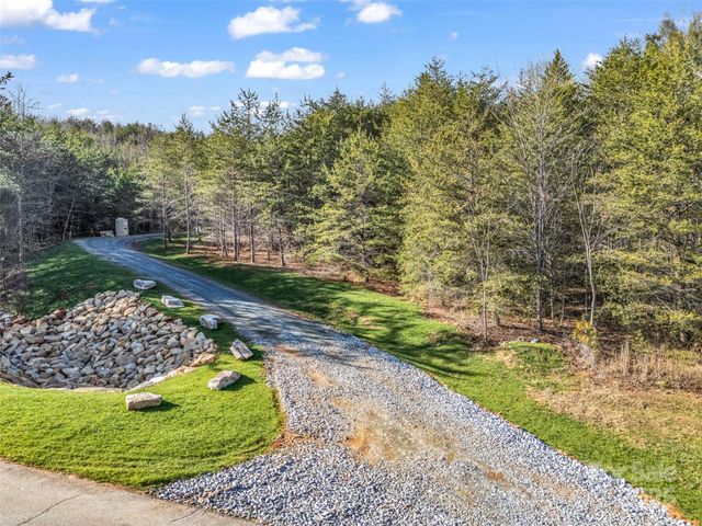 61 Deep Gap Farm Road E, Mill Spring, NC 28756