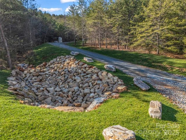 61 Deep Gap Farm Road E, Mill Spring, NC 28756