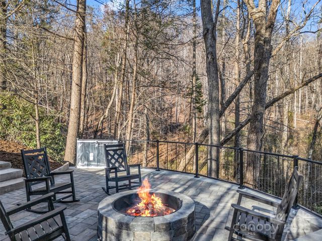 61 Deep Gap Farm Road E, Mill Spring, NC 28756