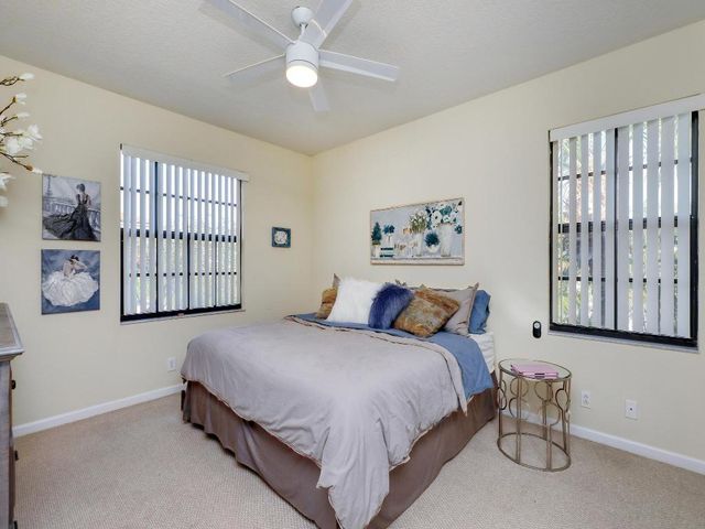 102 E Astor Circle, Delray Beach, FL 33484