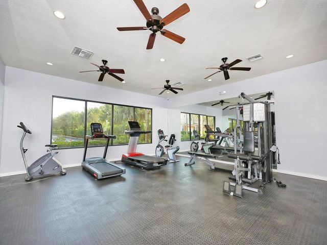 102 E Astor Circle, Delray Beach, FL 33484