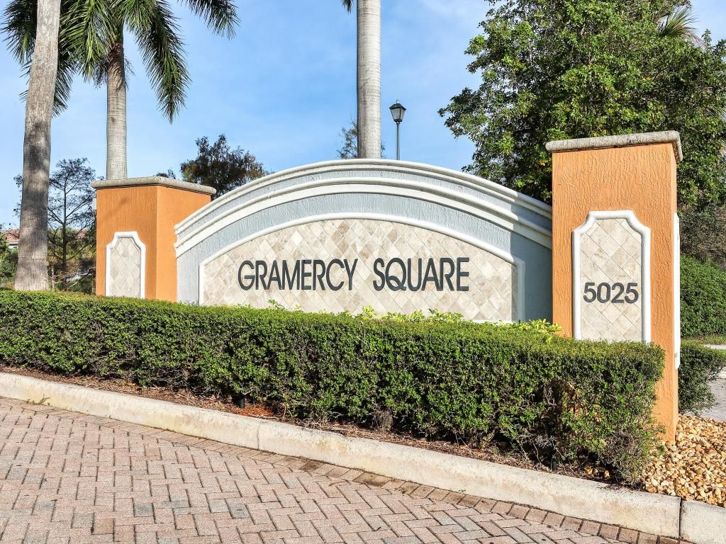 102 E Astor Circle, Delray Beach, FL 33484