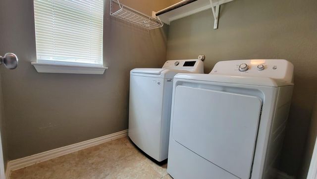 386 Shale CIR, Buda, TX 78610