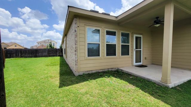386 Shale CIR, Buda, TX 78610