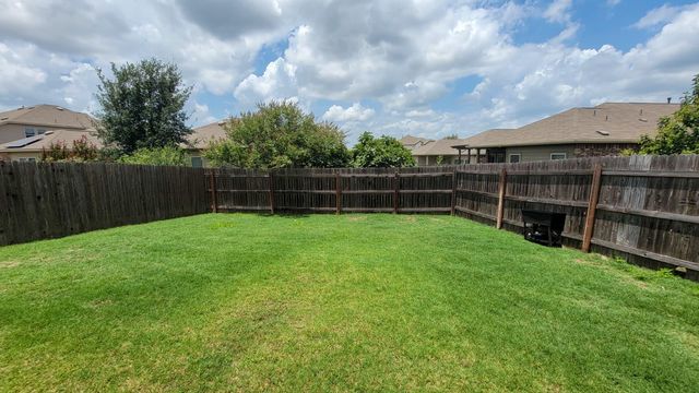 386 Shale CIR, Buda, TX 78610