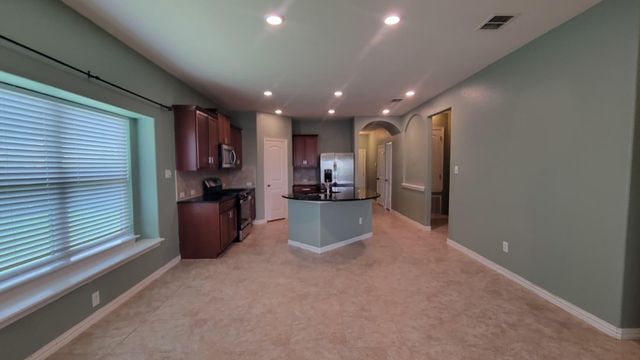 386 Shale CIR, Buda, TX 78610