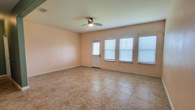 386 Shale CIR, Buda, TX 78610