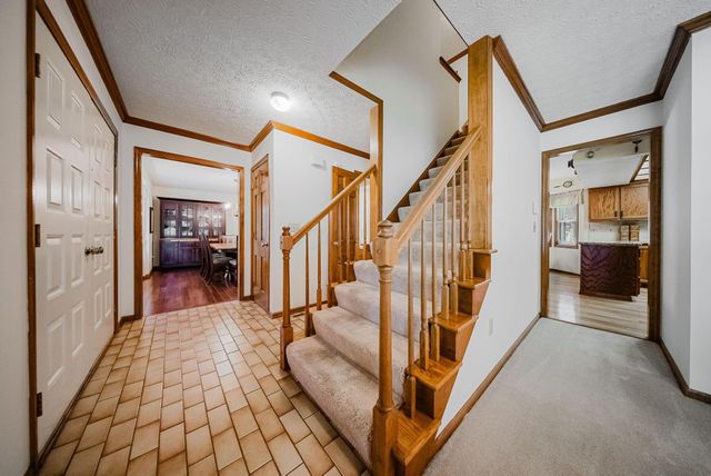 1619 Tuscarora Drive, Grove City, OH 43123