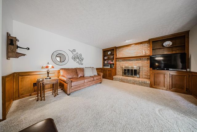 1619 Tuscarora Drive, Grove City, OH 43123