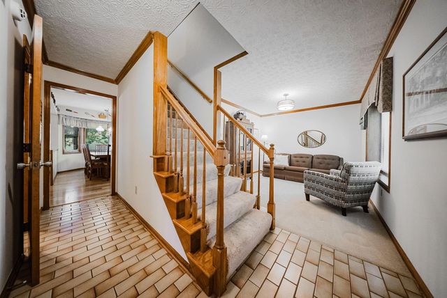1619 Tuscarora Drive, Grove City, OH 43123