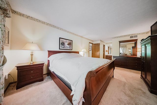 1619 Tuscarora Drive, Grove City, OH 43123
